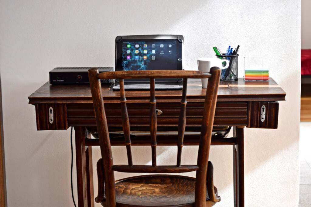 Central Budapest Apartment In Historical Building With Free Private Parking Eksteriør billede
