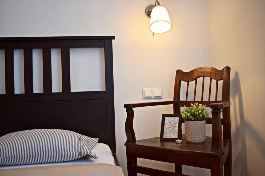 Central Budapest Apartment In Historical Building With Free Private Parking Eksteriør billede