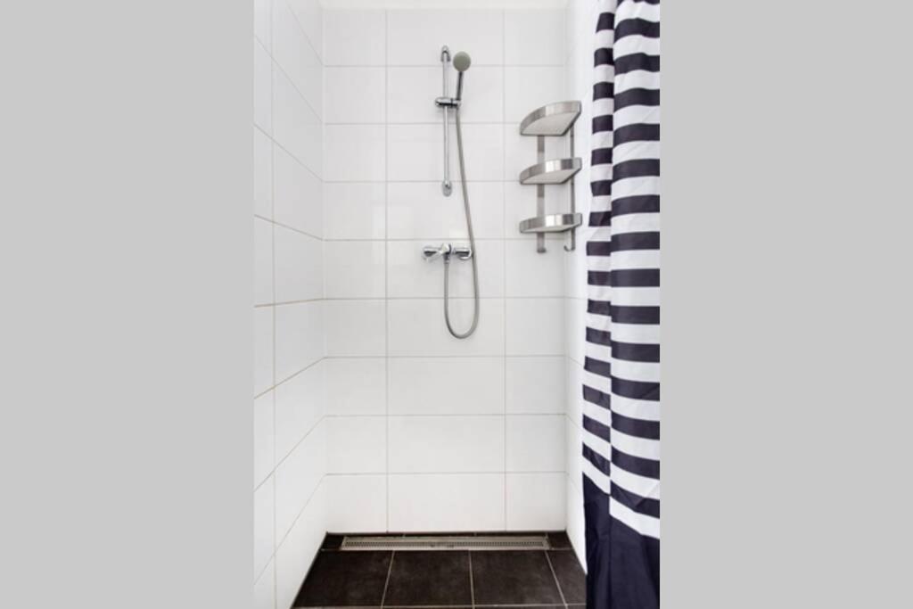 Central Budapest Apartment In Historical Building With Free Private Parking Eksteriør billede